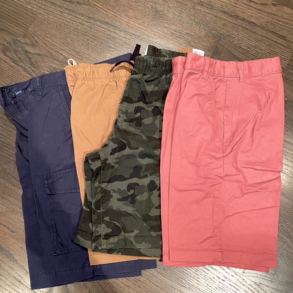 Lot of 4 pair boys shorts.